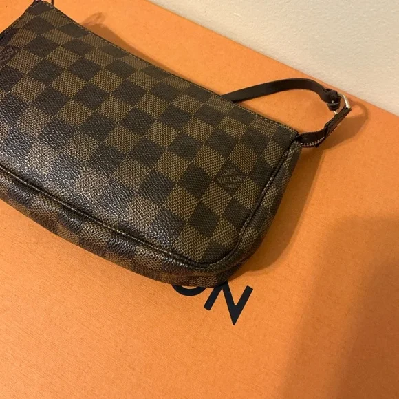 Louis Vuitton Pochette Accessories in Damier Ebene - Picture 11 of 12